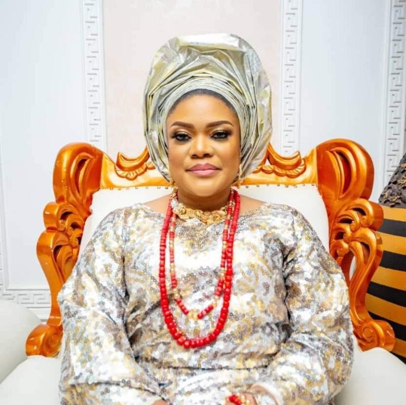Mariam Anako is the Ooni of Ife's fourth wife. Her husband, Oba Adeyeye Enitan Babatunde Ogunwusi, is known as the Ojaja II.