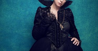The Serpent Queen is a TV series from the United States based on the life of Catherine de' Medici, the French queen of the 16th century (played by Samantha Morton).