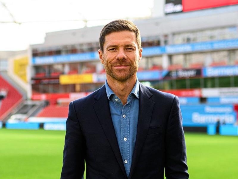 Xabi Alonso is currently a football coach from Spain and has competed at the professional level. He turned 40 on November 25, 2018, having been born on November 25, 1981. He is the current coach of Bayer Leverkusen, a team in the Bundesliga. Xabier Alonso Olano is the full form of his name.