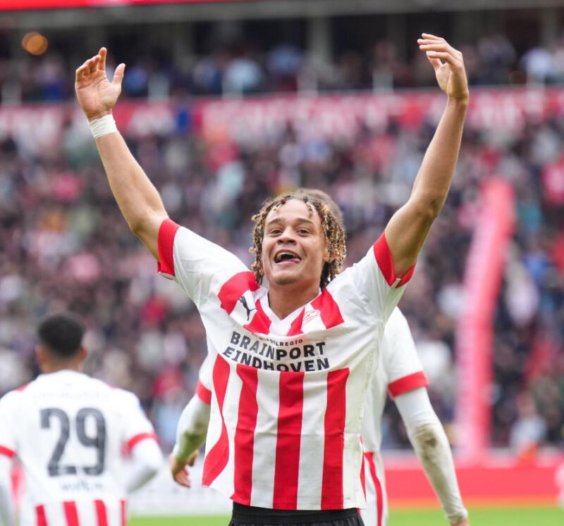 Xavi Simons is a professional footballer from the Netherlands who now plays the midfield position for PSV, which competes in the Eredivise. The day of his birth is April 21, 2003, and his name at birth is Xavier Quentin Shay Simons. At this point in time, he is 19 years old. 
