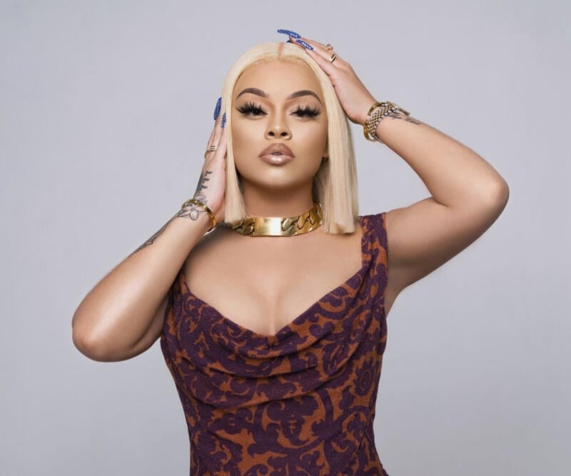 Latto, popularly known by his stage name Big Latto, is a rapper from the United States. Her birth date is December 22, 1998, and her real name is Alyssa Michelle Stephens. After making her debut on Jermaine Dupri's reality show "The Rap Game" in 2016, where she earned the nickname "Miss Mulatto," she quickly rose to prominence in the entertainment industry.
