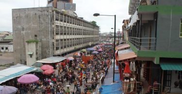 Balogun Market is an enormous and bustling marketplace on Lagos Island in Lagos, Nigeria. One of the busiest and largest in all of West Africa, it is famous for selling everything from textiles to clothing, shoes, jewellery, accessories, and groceries. This vibrant marketplace displays the industriousness and cultural diversity of Nigeria.